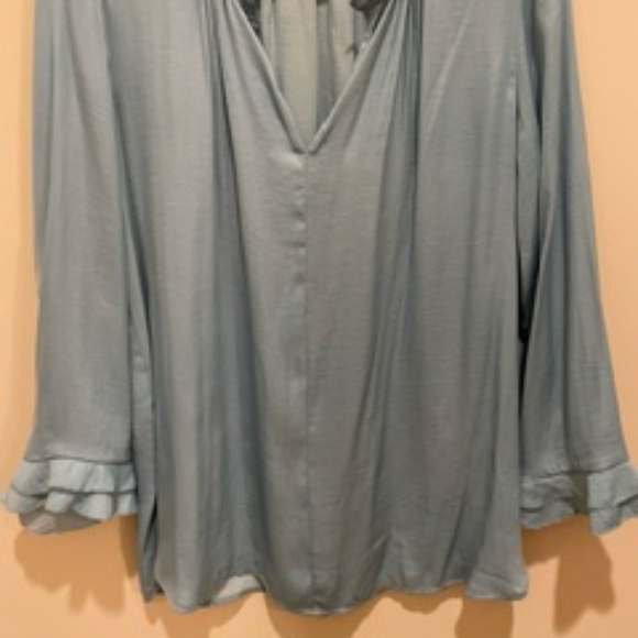 Loft - Soft Turquoise Long Sleeve Blouse - Size Medium - Picture 2 of 6